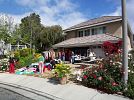 Huge Neighborhood Garage Sale. — photo 3