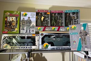 Vintage WW2 Soldiers Action Figures