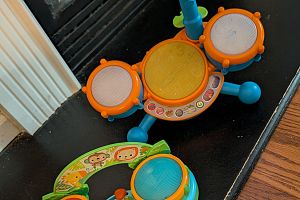 YARD SALE - Clothes, Furniture, Baby items