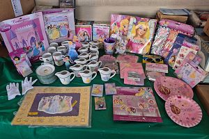 Continuing the yard sale from 736 Ringgold Dr. Nashville TN