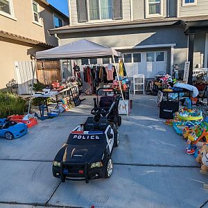 Yard sale photo in Brentwood, CA