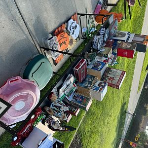 Yard sale photo in Mount Prospect, IL
