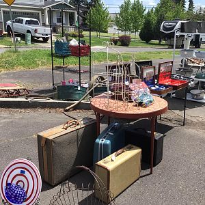 Yard sale photo in Oregon City, OR
