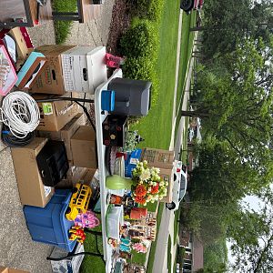 Yard sale photo in Farmington, MI