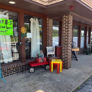 Yard sale photo in Crystal City, MO