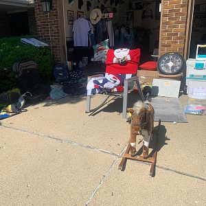Yard sale photo in Schaumburg, IL