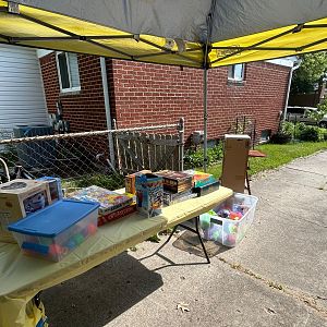 Yard sale photo in Troy, MI