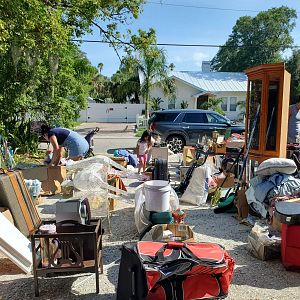 Yard sale photo in Bradenton, FL