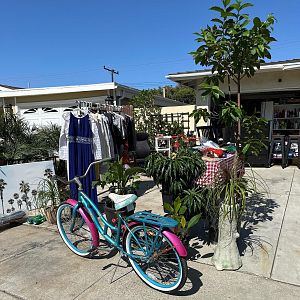 Yard sale photo in Costa Mesa, CA