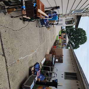 Yard sale photo in Roseville, MI