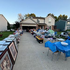 Yard sale photo in Waterford, MI