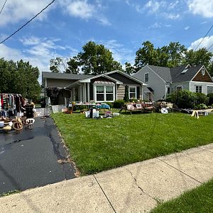 Yard sale photo in Libertyville, IL