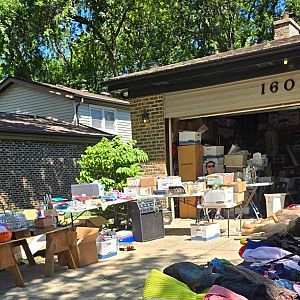 Yard sale photo in Arlington Heights, IL
