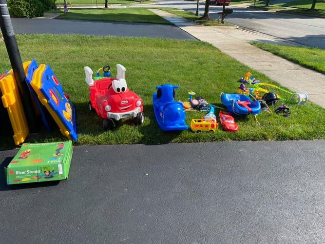 Cheshire Crossing & Dornoch Estates Neighborhood Yard Sales photo