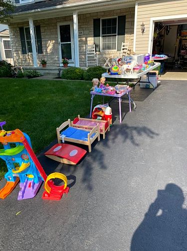Cheshire Crossing & Dornoch Estates Neighborhood Yard Sales photo