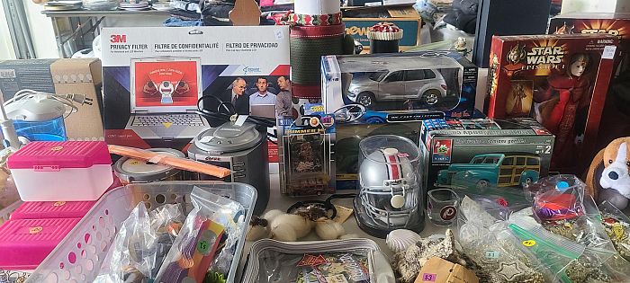 Large Multi-Family Garage Sale photo
