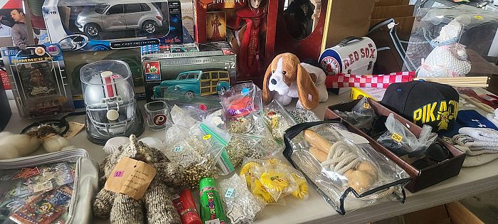 Large Multi-Family Garage Sale photo