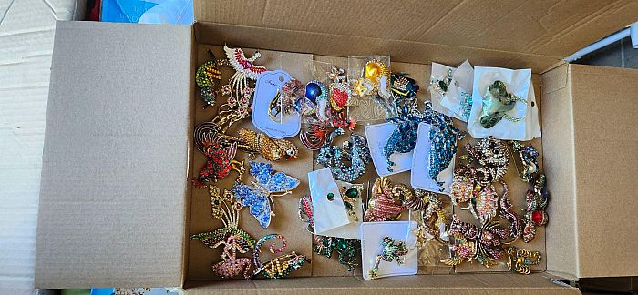 Garage sale, yard sale