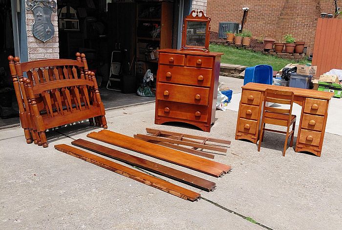 Garage sale, multifamily