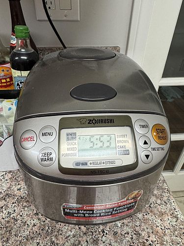 MOVING OVERSEAS — DOWNSIZING SALE | San Marino photo