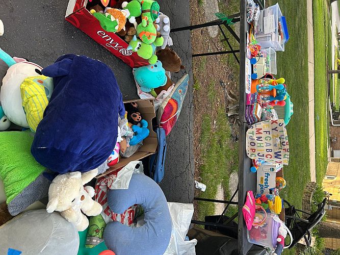 Multifamily Yard Sale photo