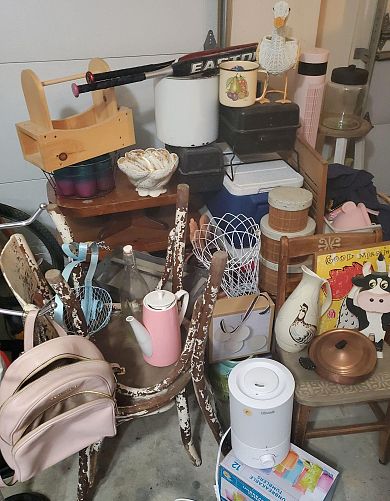 garage sale photo