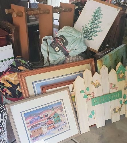 garage sale photo
