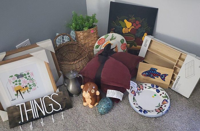 garage sale photo