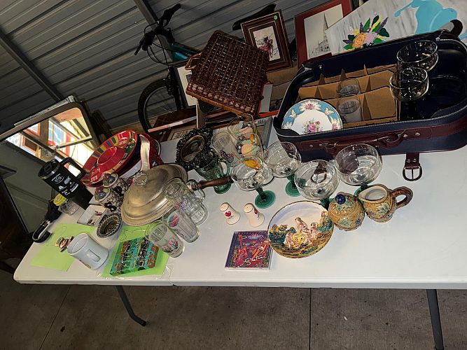 HUGE GARAGE SALE π₯ LARGE CLOTHING BLOWOUT!! photo