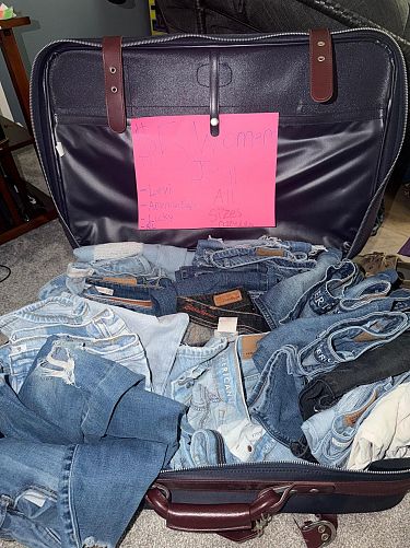 HUGE GARAGE SALE π₯ LARGE CLOTHING BLOWOUT!!