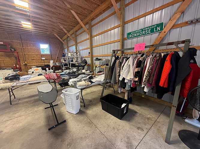 π¨ HUGE MULTI-FAMILY GARAGE SALE π¨ photo