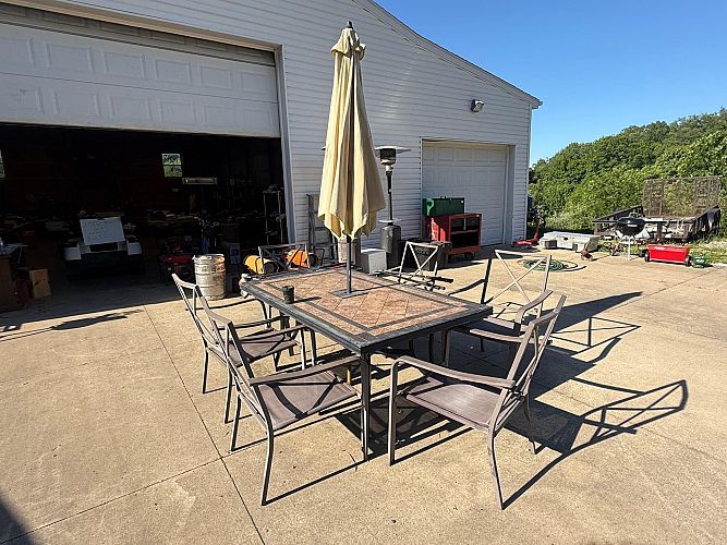 π¨ HUGE MULTI-FAMILY GARAGE SALE π¨ photo
