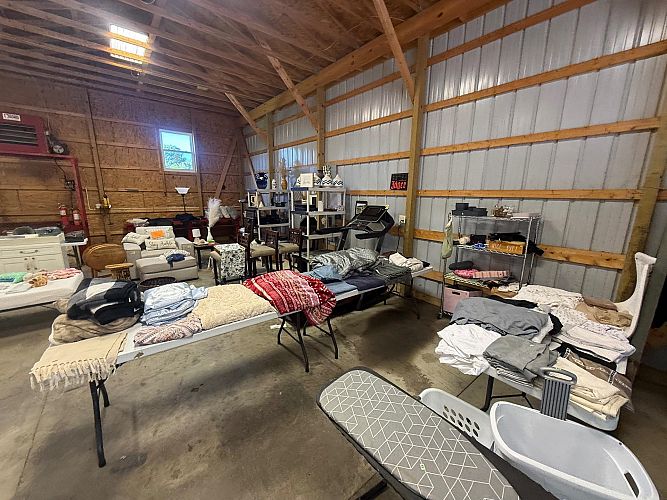 π¨ HUGE MULTI-FAMILY GARAGE SALE π¨ photo