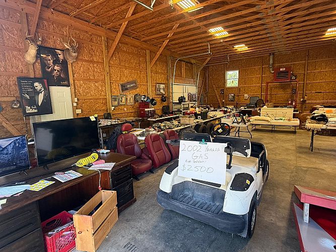 π¨ HUGE MULTI-FAMILY GARAGE SALE π¨ photo