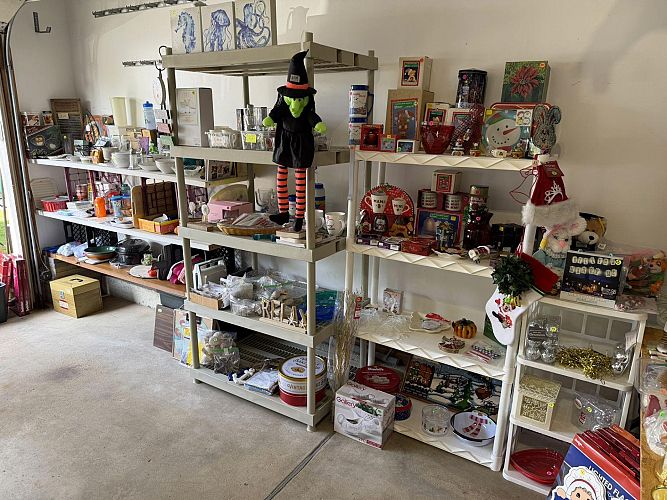 Huge Multifamily Garage Sale photo