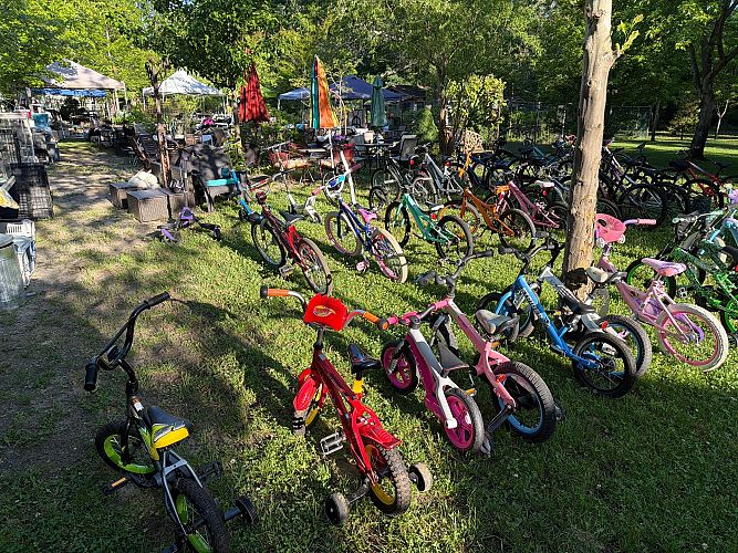 MULTI-FAMILY BACKYARD SALE photo