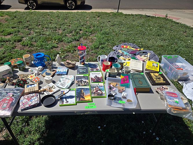 🚨 EPIC YARD SALE – DEALS YOU ACTUALLY WANT 🚨 (Denver) photo