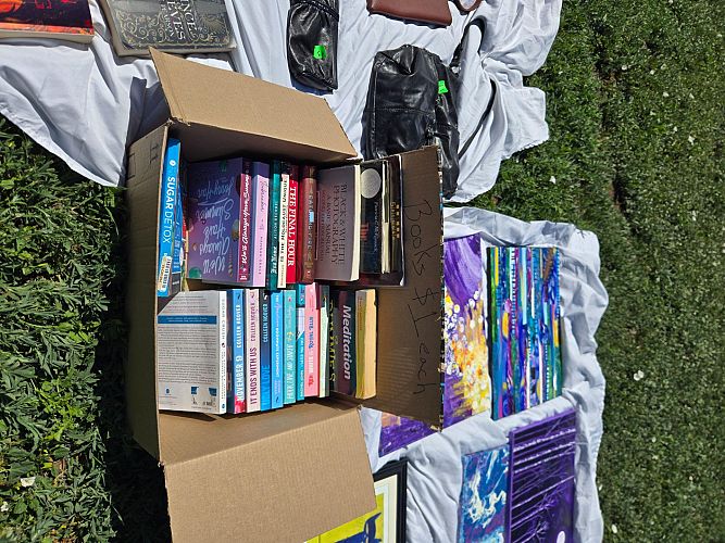 🚨 EPIC YARD SALE – DEALS YOU ACTUALLY WANT 🚨 (Denver) photo