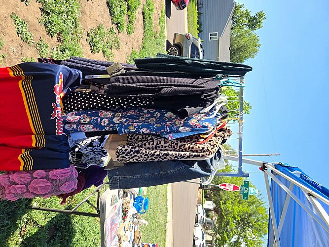 🚨 EPIC YARD SALE – DEALS YOU ACTUALLY WANT 🚨 (Denver) photo