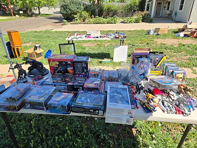 🚨 EPIC YARD SALE – DEALS YOU ACTUALLY WANT 🚨 (Denver) photo