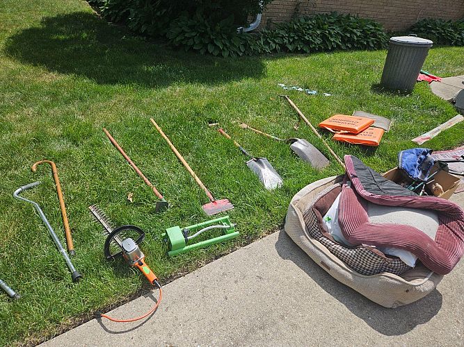 Garage sale/fundraiser for Korean War vet photo