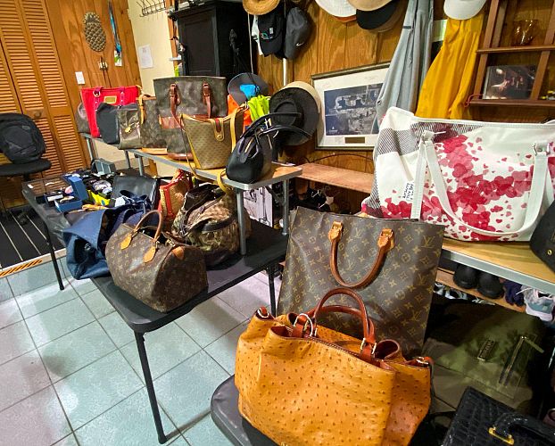 GARAGE SALE photo