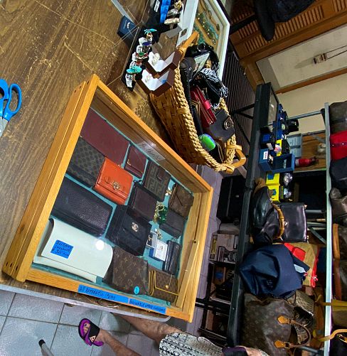 GARAGE SALE photo
