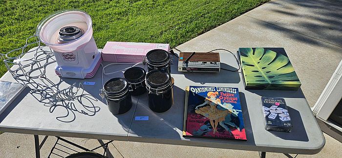 Garage/Yard Sale photo