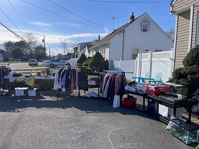 44th St Block Sale photo