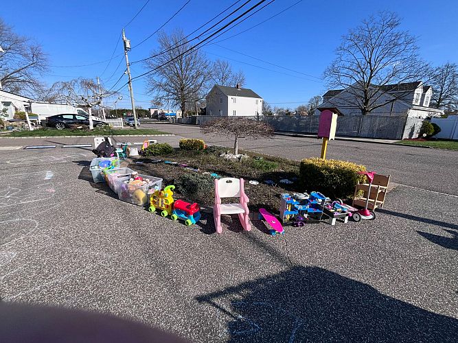44th St Block Sale photo