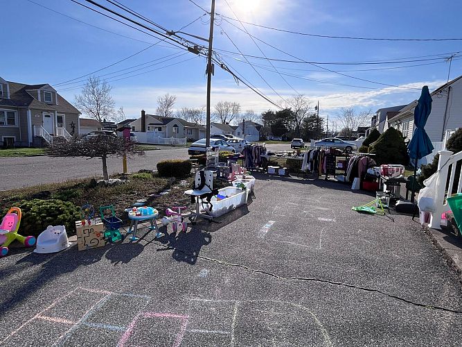 44th St Block Sale photo