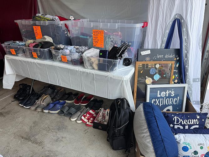 GARAGE SALE photo