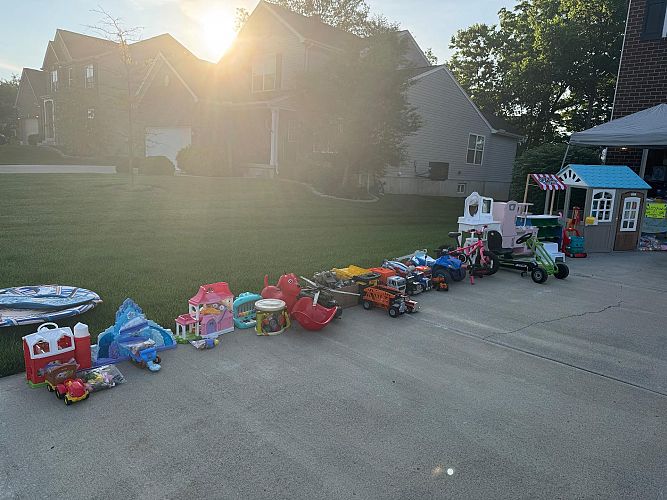 GARAGE SALE photo