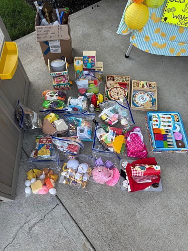 GARAGE SALE photo